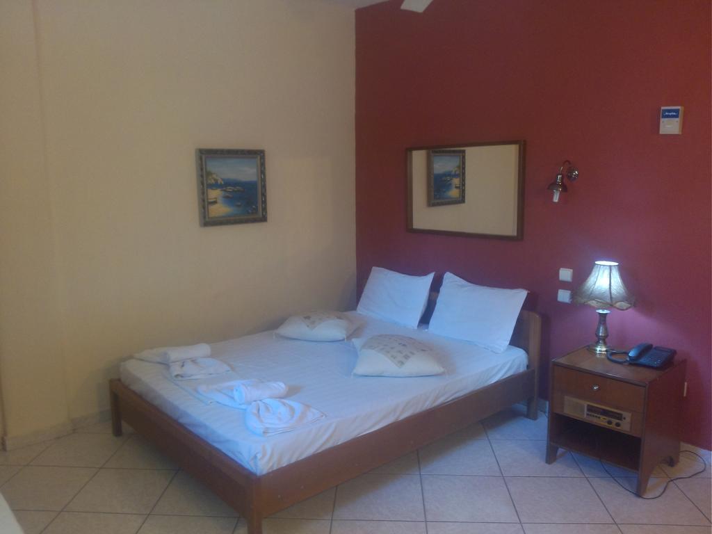 Pelli Hotel Pefkochori Zimmer foto